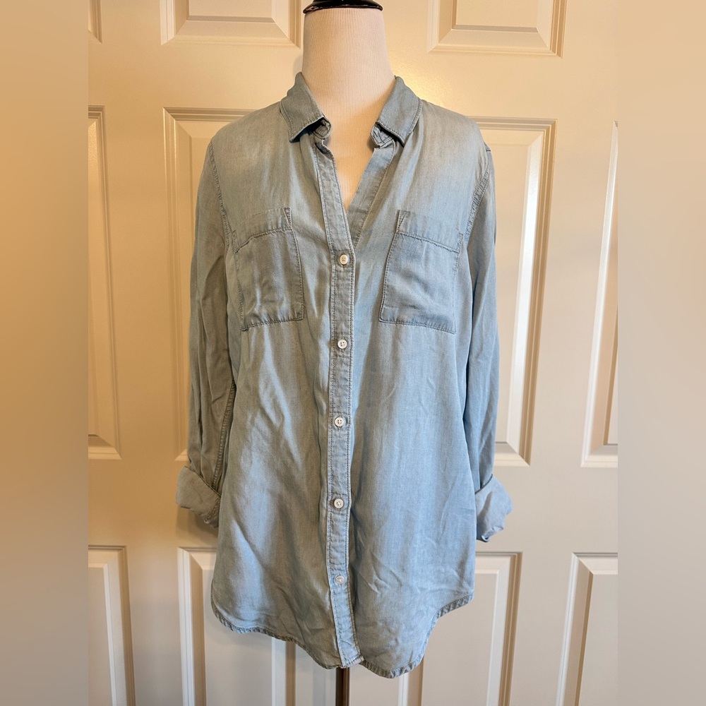 Thread & Supply Light Blue Soft Lightweight Button Down Shirt